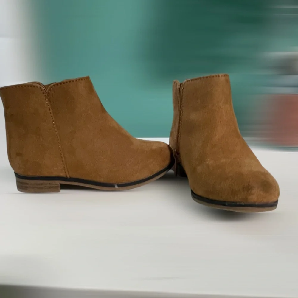 Cat and Jack Girls Brown Ankle Boots with Zipper - Picture 7 of 10